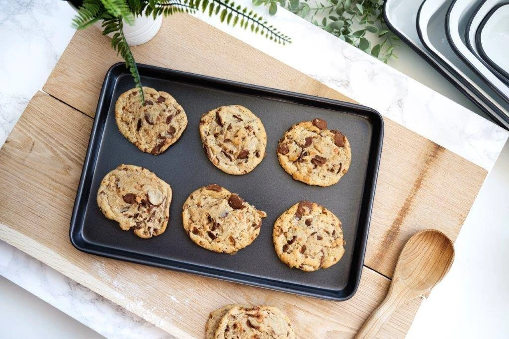 Luxe 35cm Baking Tray 5 Luxe 35cm Baking Tray - Image 3