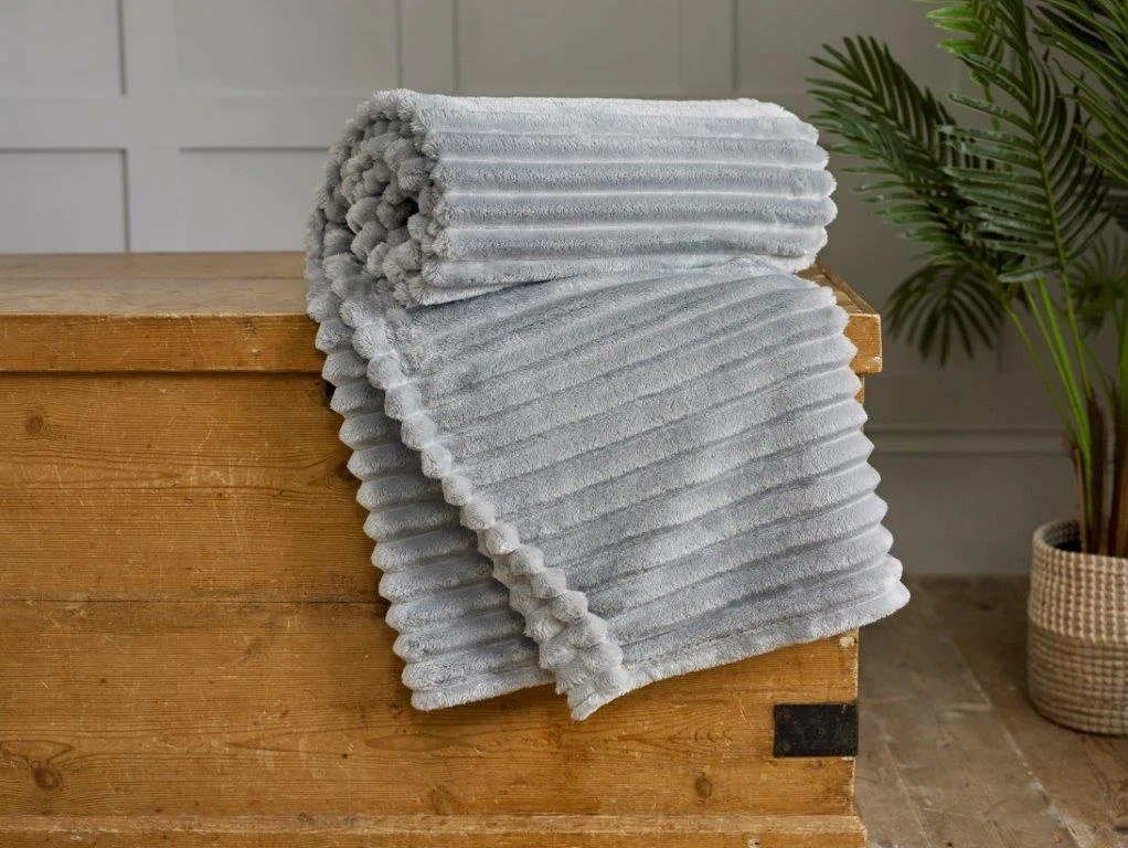 Deyongs Radley Silver Throw 4 Deyongs Radley Silver Throw - Image 2